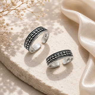 Nipura Twist turn Toe Ring in 92.5 Sterling Silver